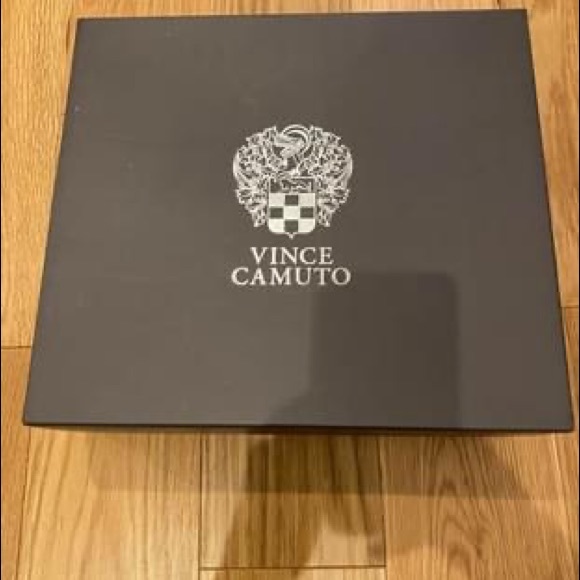 VINCE CAMUTO BOOTIES - Picture 3 of 4